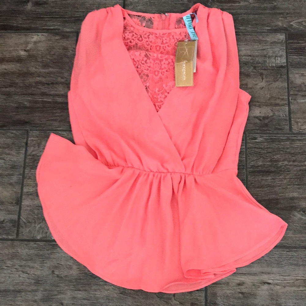 Sleeveless blouse